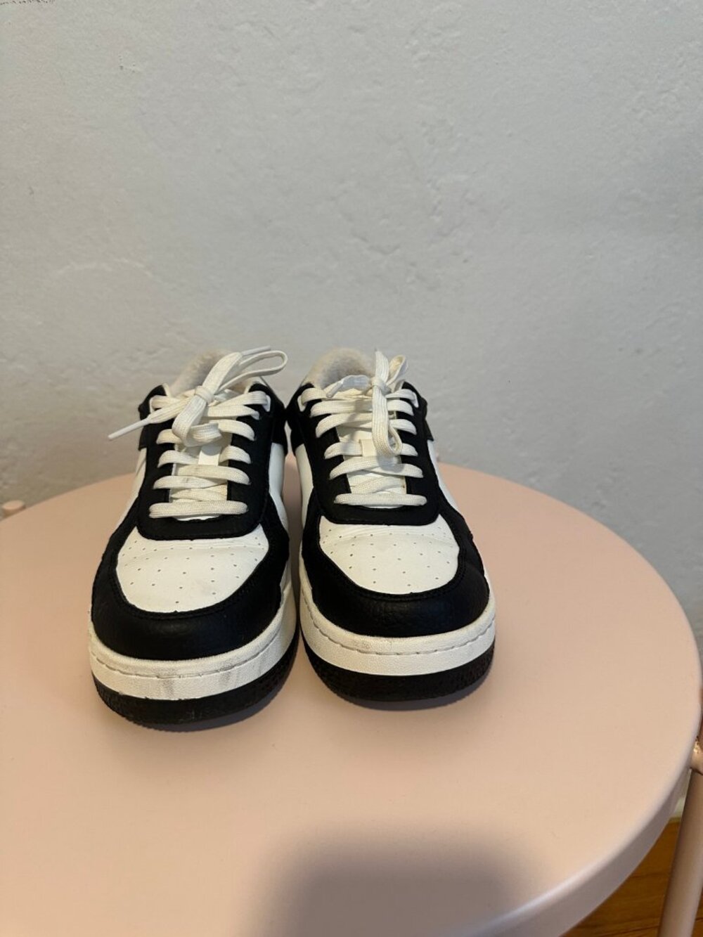 Alo Recovery Sneakers Black White Super Comfortable Size US 6